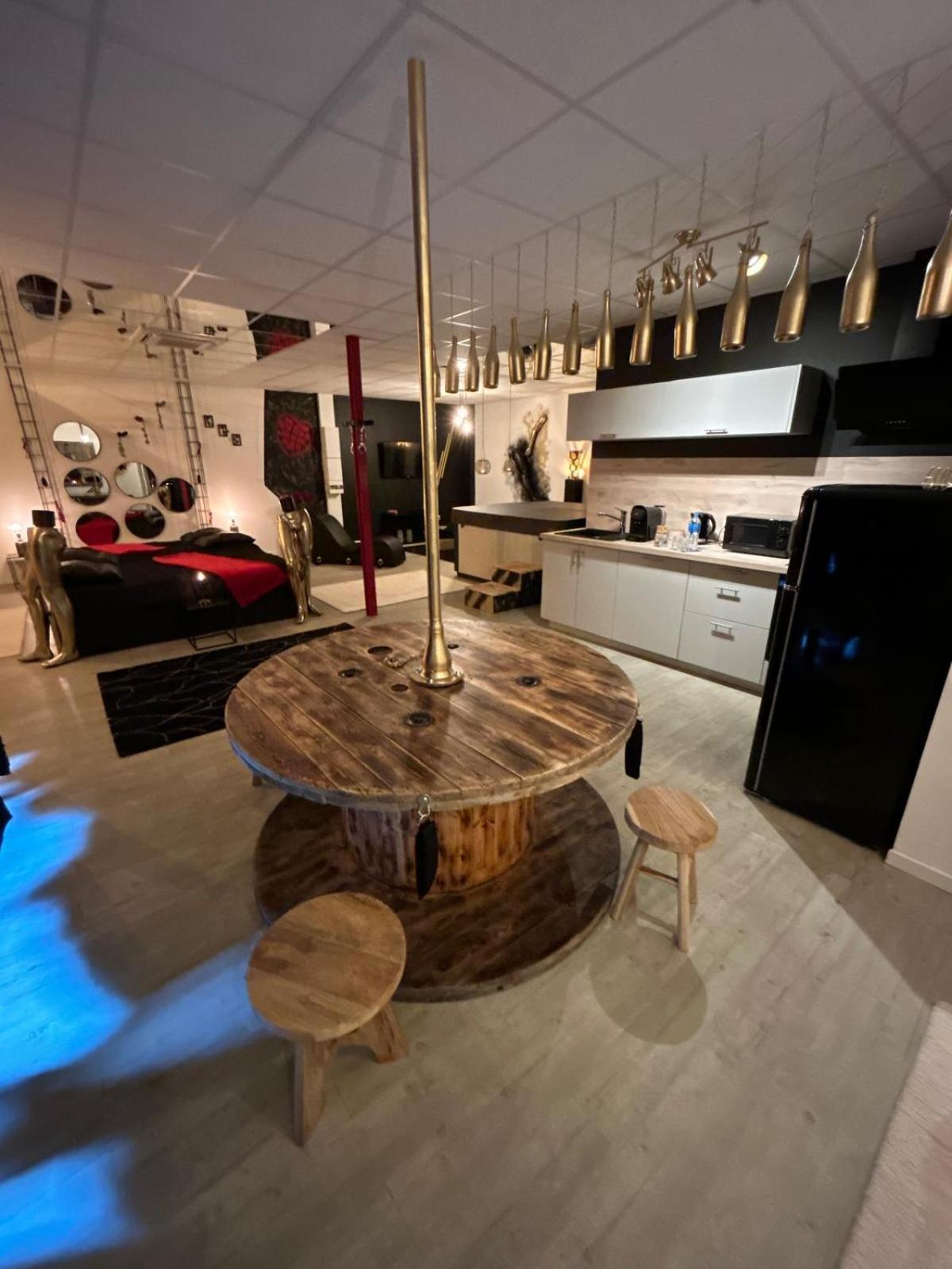 L'Escapade Sensuelle - La Love Room D'Épernay Eksteriør billede